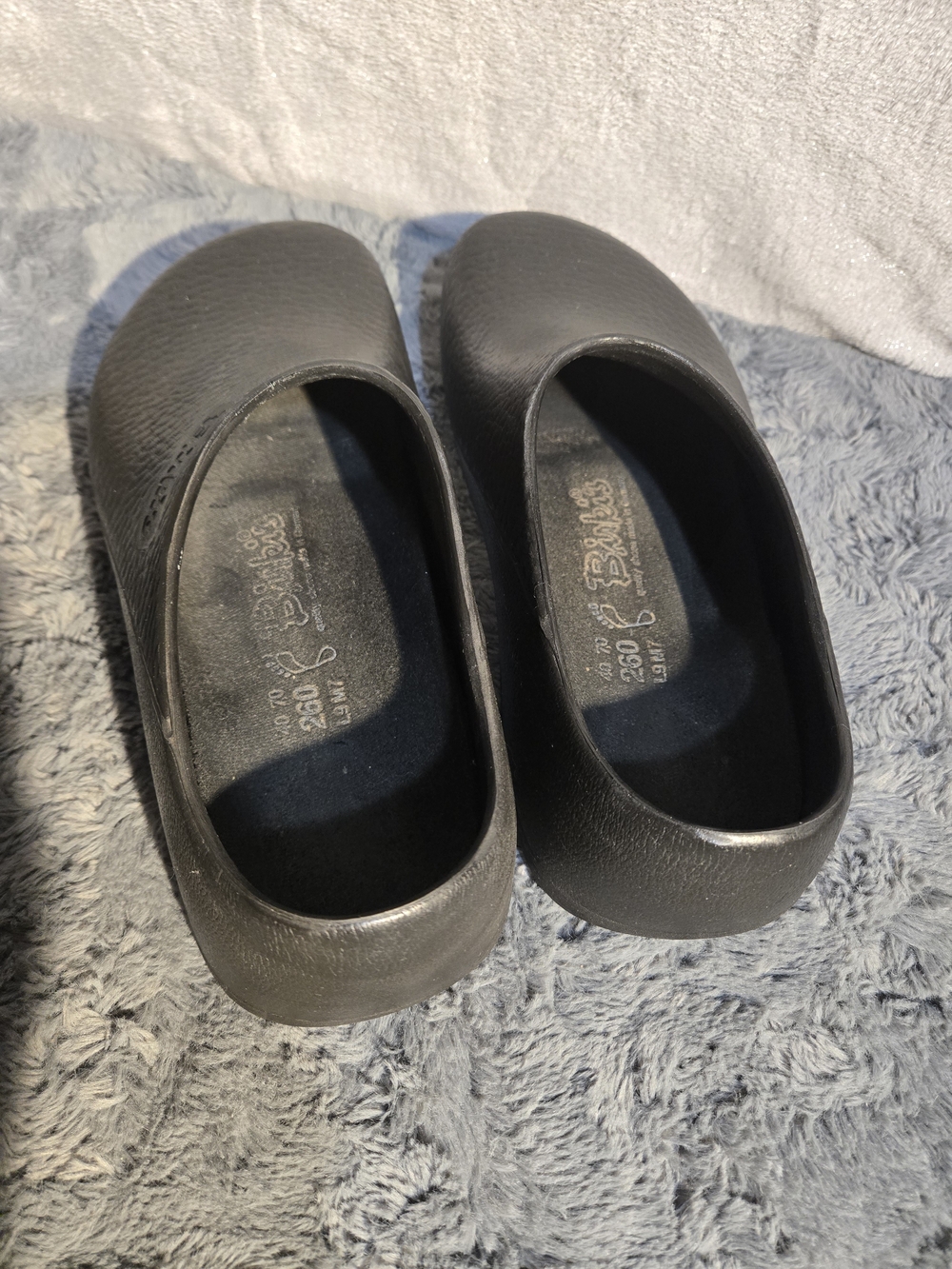 Birki's By BIRKENSTOCK Womens Sz 9, Mens Sz 7 Black Slip-On Clog Shoes - Picture 3 of 8